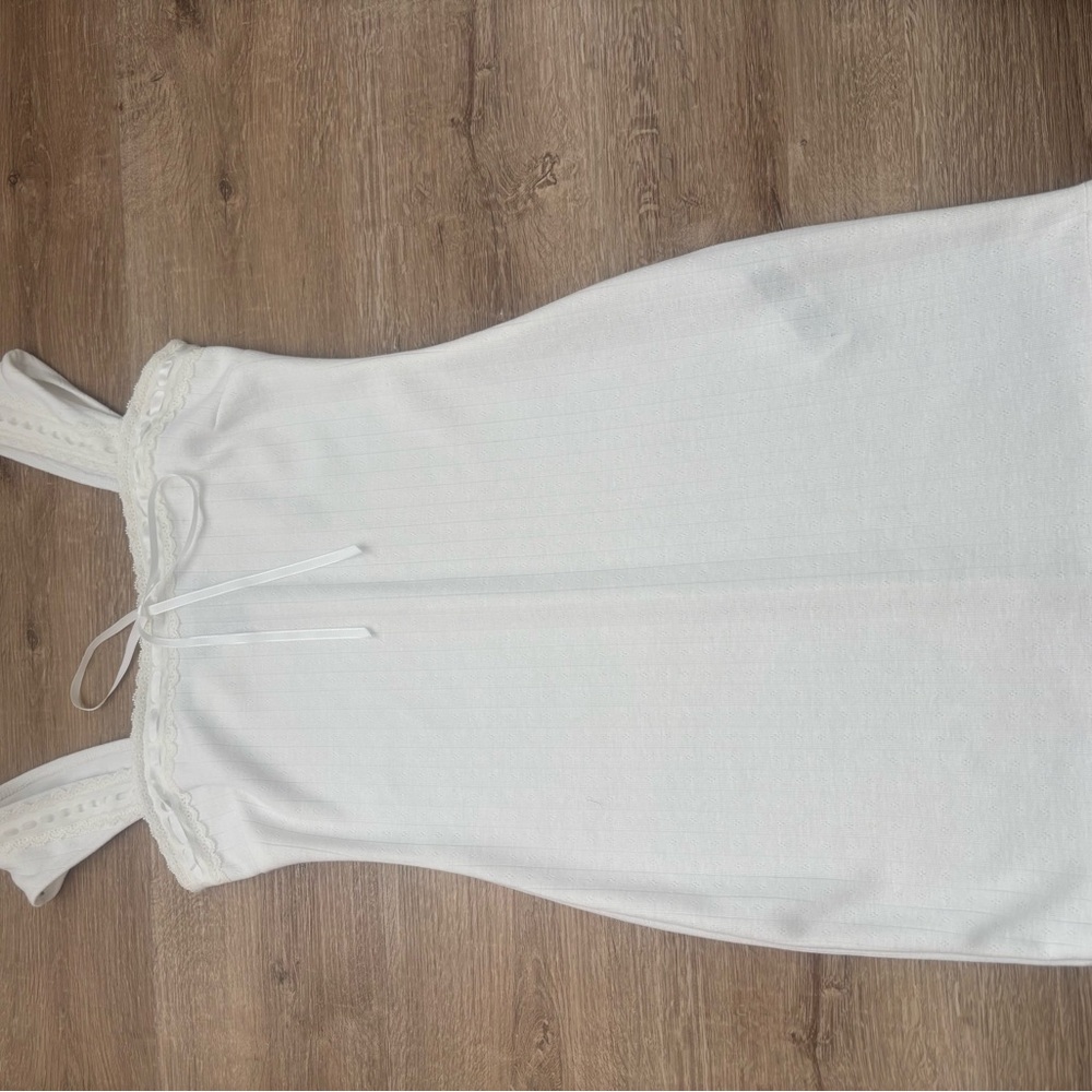White Sleeveless Dress
